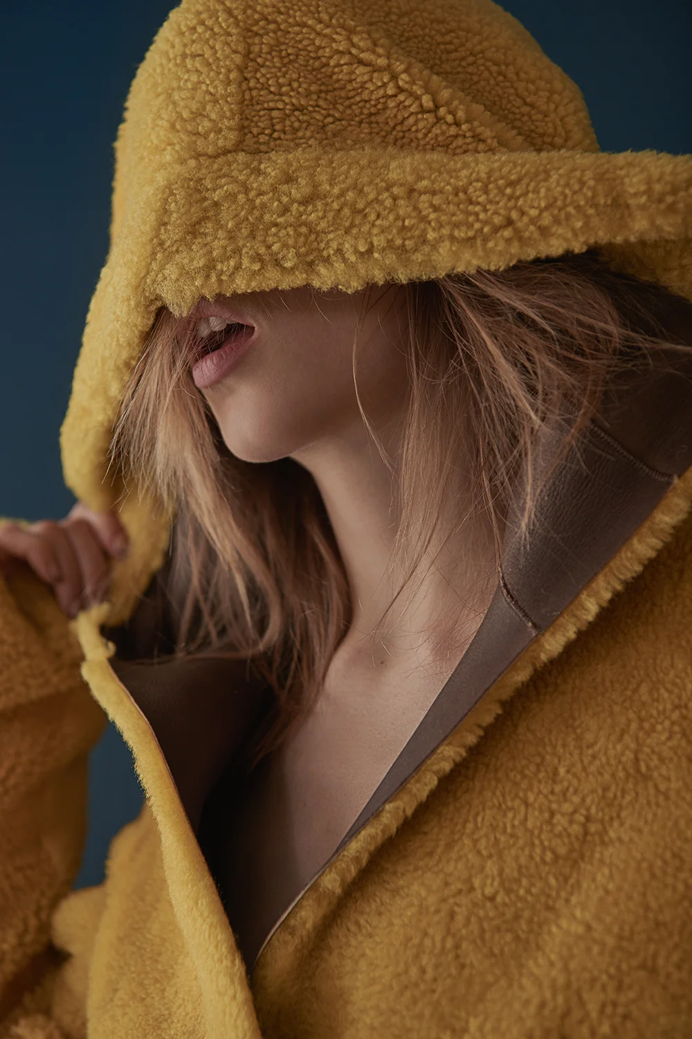 SARAH_SWANN_FW17_YELLOW_SHEARLING_COAT_LookBook01.jpg
