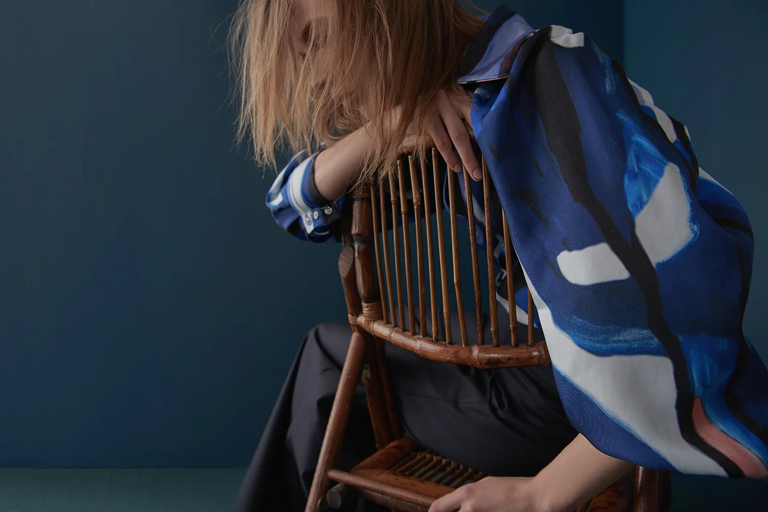 SARAH_SWANN_FW17_SILK_PRINTED_BLOUSE_LookBook02.jpg