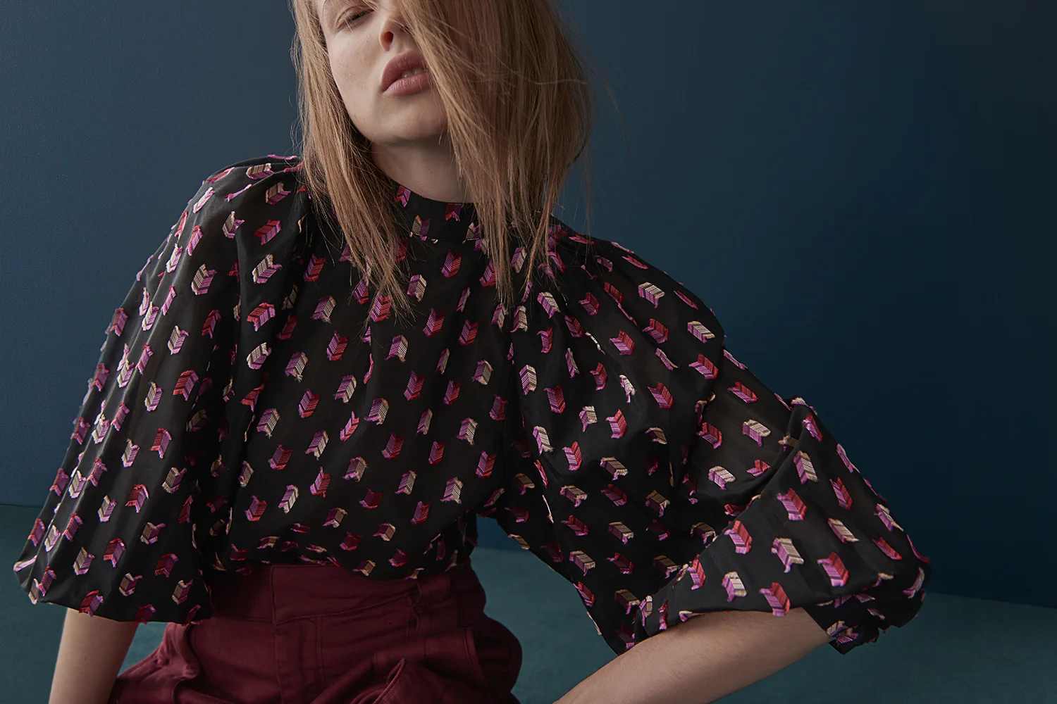SARAH_SWANN_FW17_HIGH_NECK_JACQUARD_BLOUSE_Pink_LookBook02.jpg