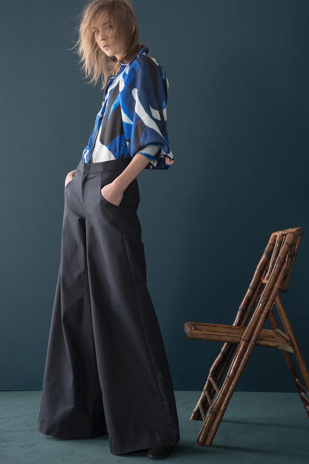 SARAH_SWANN_FW17_SILK_PRINTED_BLOUSE_LookBook02.jpg