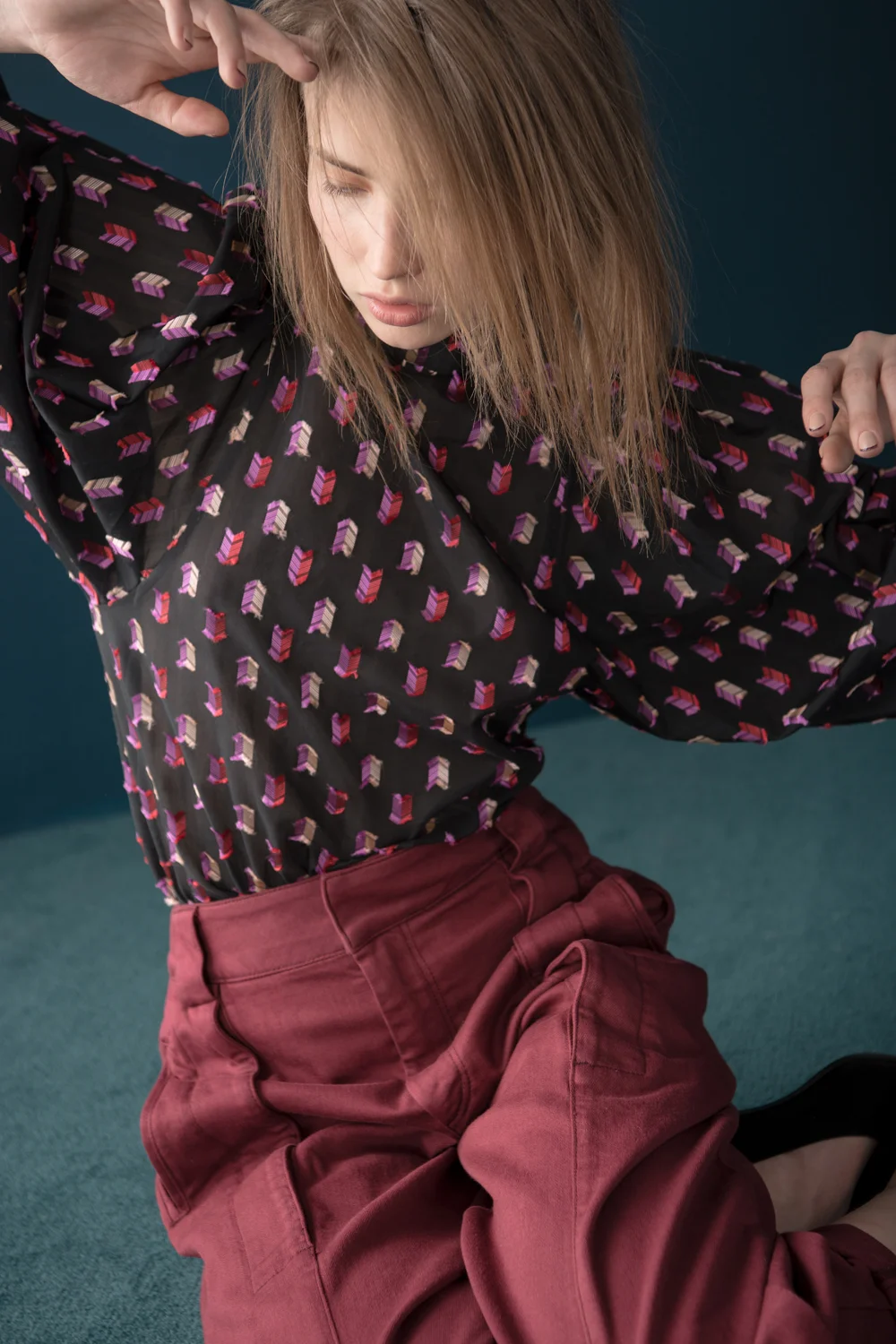SARAH_SWANN_FW17_HIGH_NECK_JACQUARD_BLOUSE_Pink_LookBook03.jpg