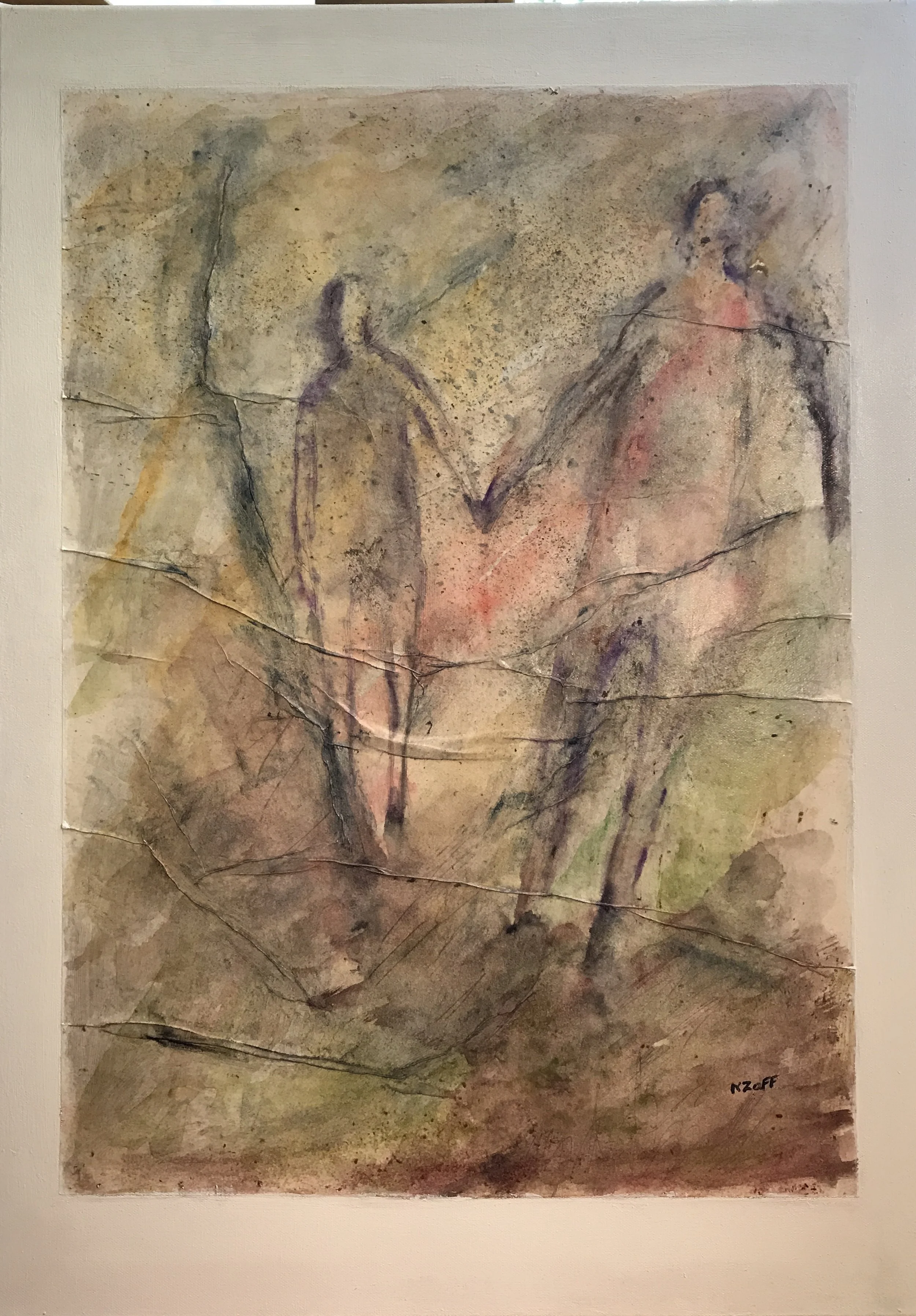 Marcher dans la forêt.