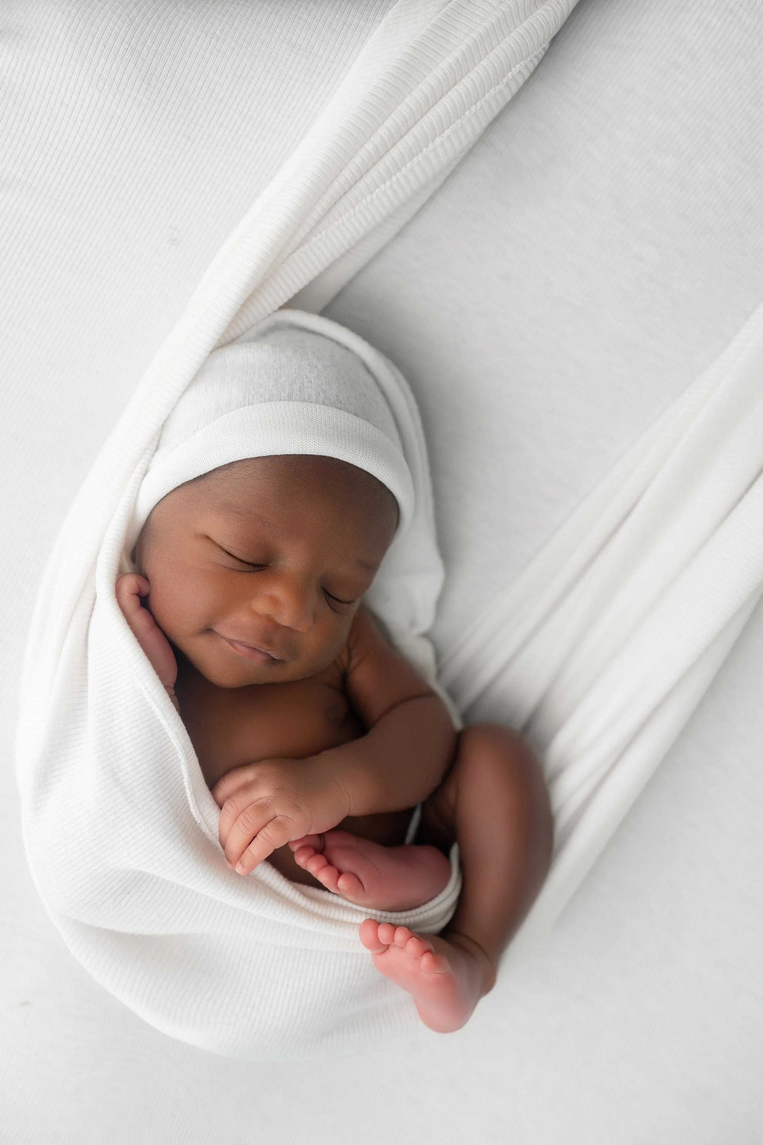 When Is the Best Time for Newborn Photos? A Simple Guide for New Parents