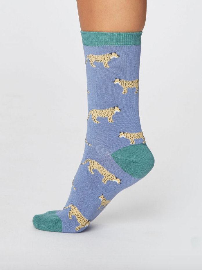 bamboo-socks-sustainable-ethical-breathable-safari-leopard-thought-uncaptive-2.png