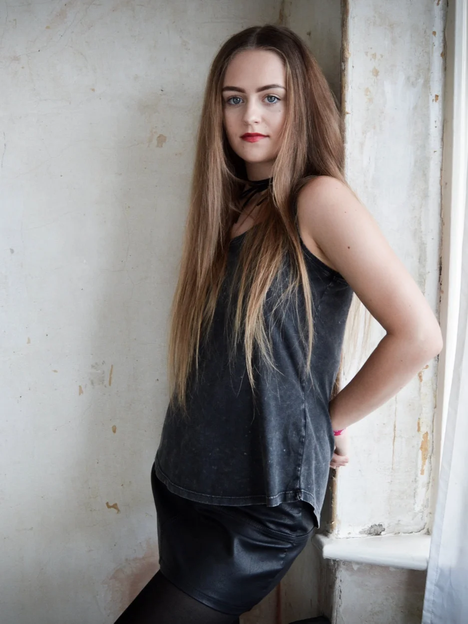 organic_cotton_vest_uncaptive_ethical_clothing_uncaptive_3.jpg