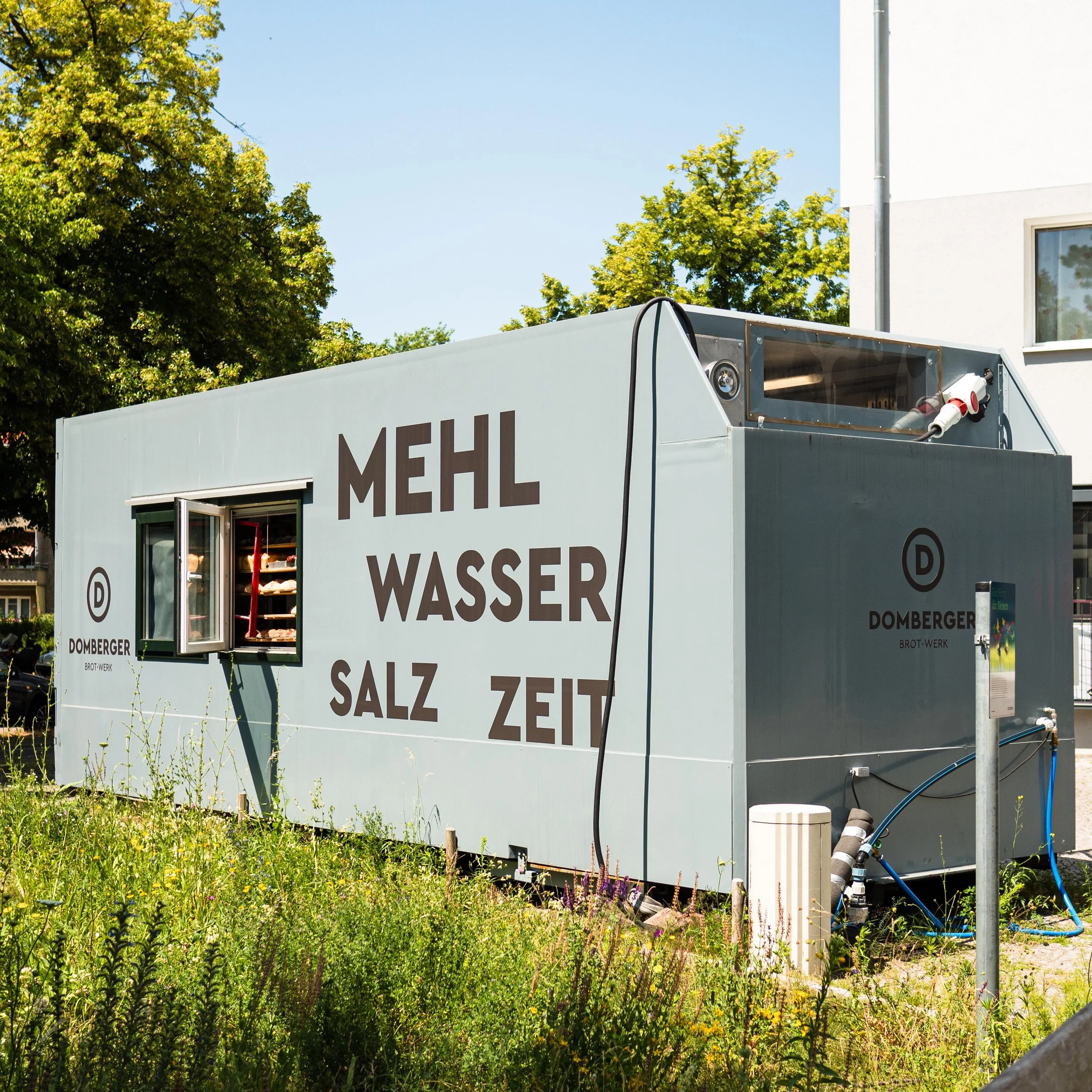 Es regnet geradezu gute Bewertungen f&uuml;r Tegel! 

Danke an unseren lieben und langj&auml;hrigen B&auml;cker Sam, der dort seit einigen Wochen die B&auml;ckerei f&uuml;hrt. In unserer Brotbr&uuml;cke in Tegel arbeiten wir in kleineren Teams, das h