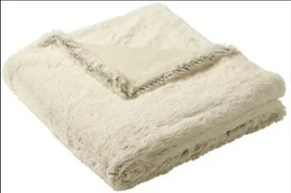 BP45 fuax fur blanket.jpg