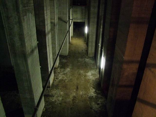 lincoln basement 11.JPG