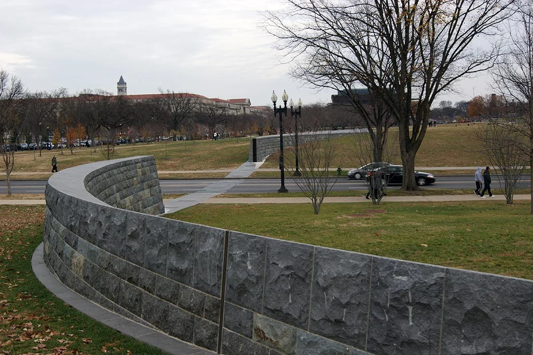 Seen This Wall By The Washington Monument? That’s the Potomac Park Levee
