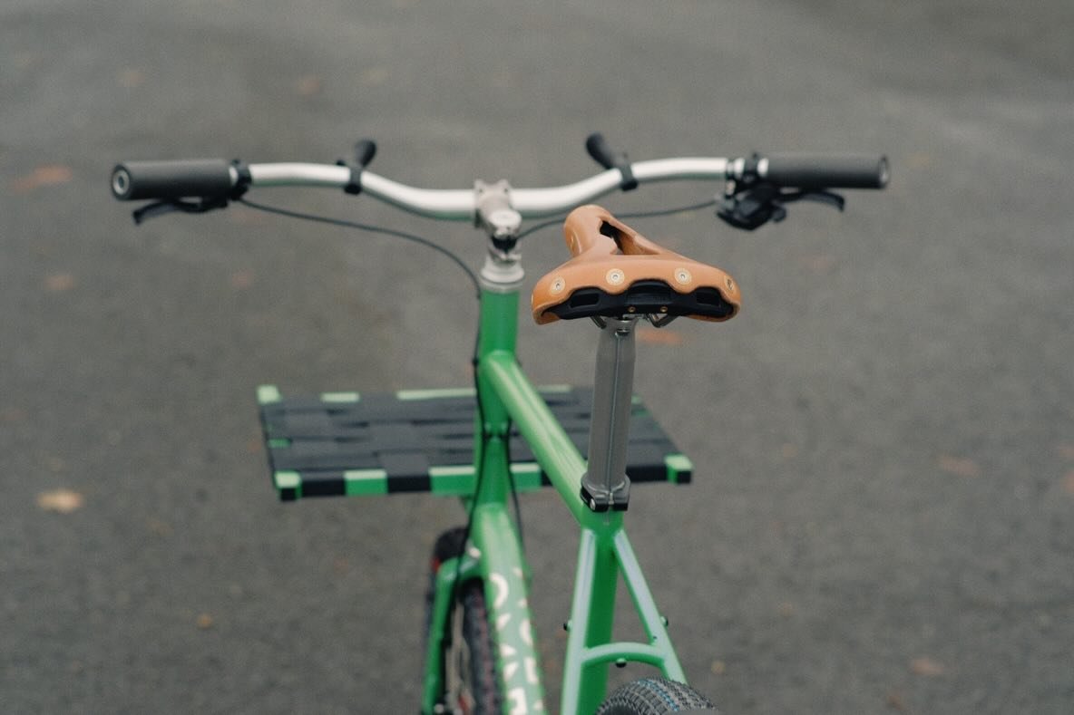 Built for Tim &mdash; Omnium Mini, fully custom.
From the first conversation the flow was right. Clear ideas, sharp choices, solid input from both sides.
Every detail considered: style, durability, quality.
Clean looks, no nonsense &mdash; built to l