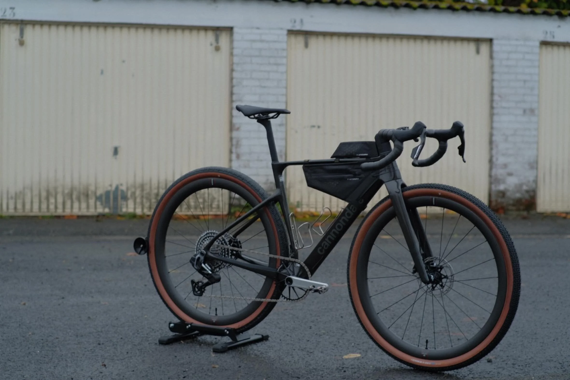 Super stylish.
Super X.

Thanks Pieter, you made our day. 

@ridecannondale @garbaruk_components @reservewheels @apidura @ron_kingcage 

#steershop 
#bikeshop 
#bruges 
#custombicycle 
#cannondalesuperx