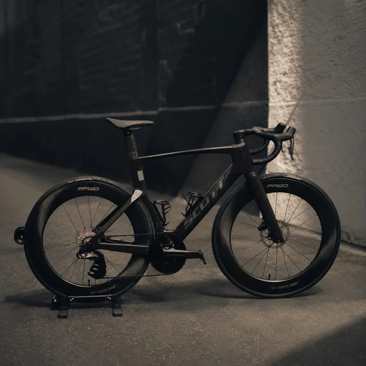 Built for speed. Refined in silence.

Custom Scott Foil for Benoit &mdash; where raw aero performance meets clean, intentional detail.
Nothing accidental. Everything excessive.

&mdash; Alugear drivetrain upgrade
&mdash; Bikone ceramic bottom bracket