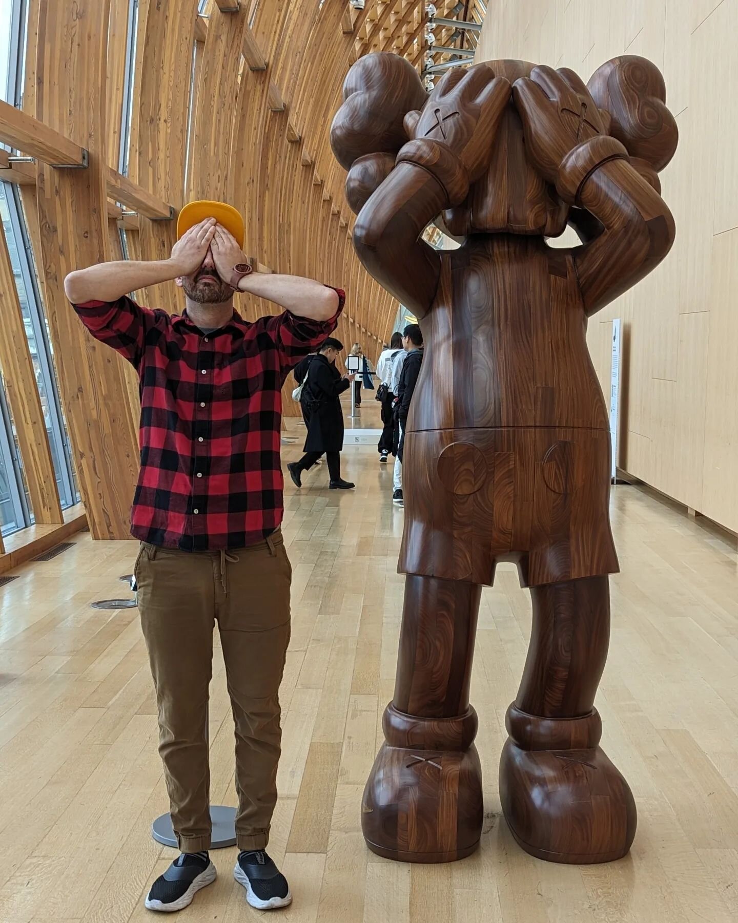 @kaws @agotoronto I feel like all I post is stories. Is it still woodworking with wooden artwork in timber art galleries? @frank.ghery if you haven't been to ago to see #kaws this is your reminder. #art #toronto
