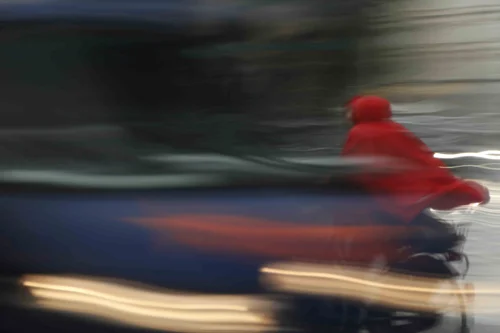 Anatoly Rudakov, Das rote Cape, 2012, Photographie, Maße variabel, C-print auf Fuji Archive Papier