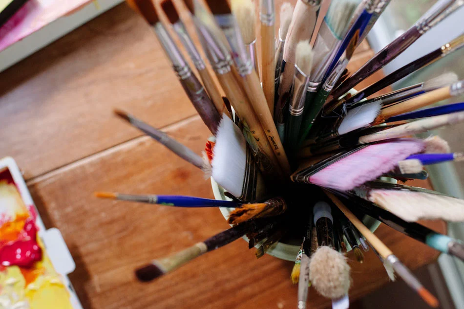 Madison Beaulieu Studio Tour - Brushes