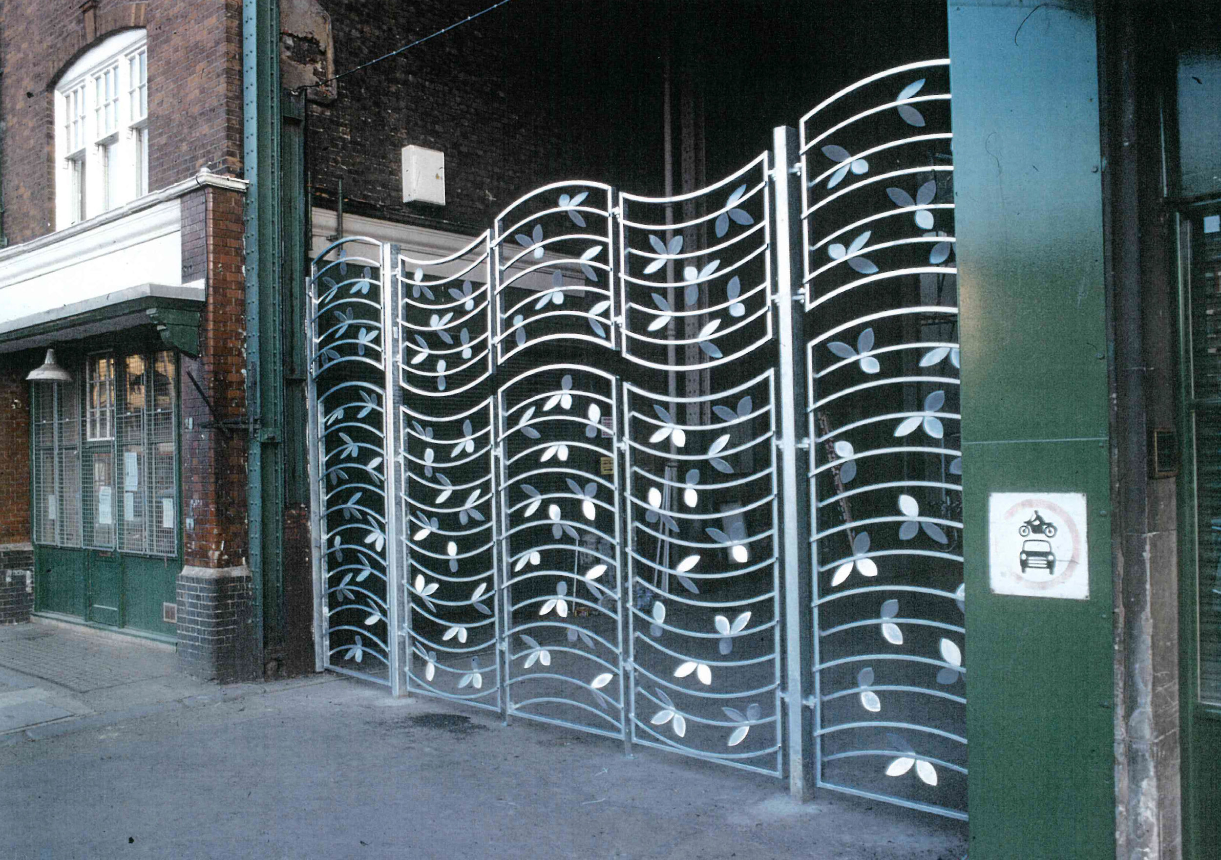  Galvanised steel gate for Spiatlfields Market. 
