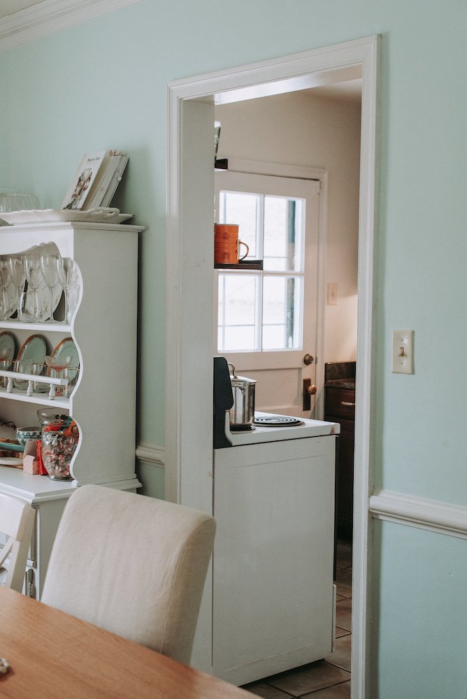 Kitchen before divider wall.jpg