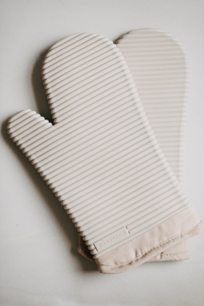 Silicone oven mitts.jpg