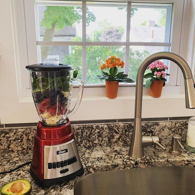 Mindful Mornings Matter:
Here&rsquo;s the scoop... if you want your brain 🧠 to be on its best behavior... you gotta feed it what it loves! Nutrients! You can&rsquo;t expect your mind to work with efficiency, resilience,strength, confidence and calm 