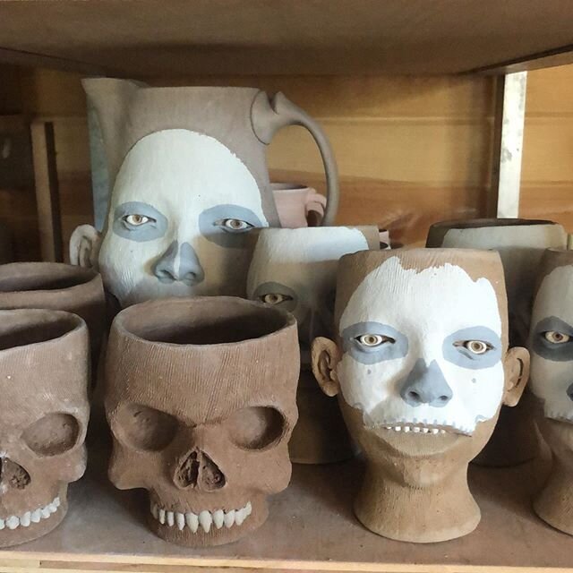 Working on some skulls this morning. #skulls💀 #figurativeart #figurativeceramics #figurativepottery #stonewareceramics