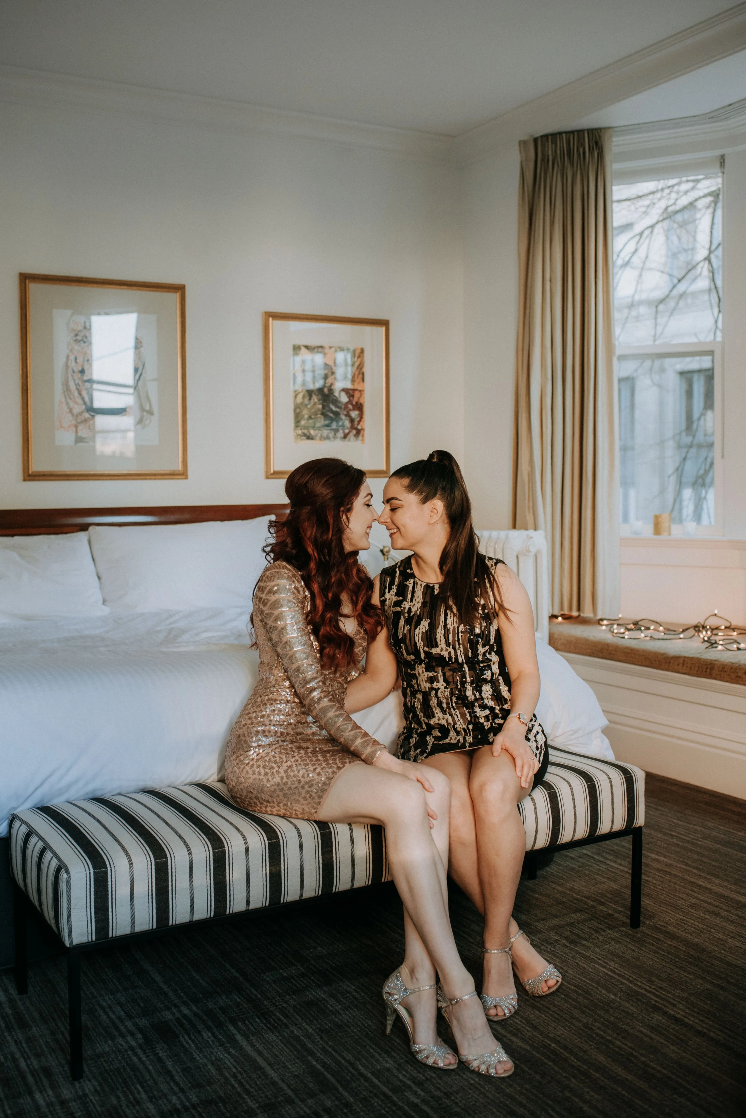 9-victorian-hotel-gastown-anniversary-session-kaitlin-steph-4072.jpg