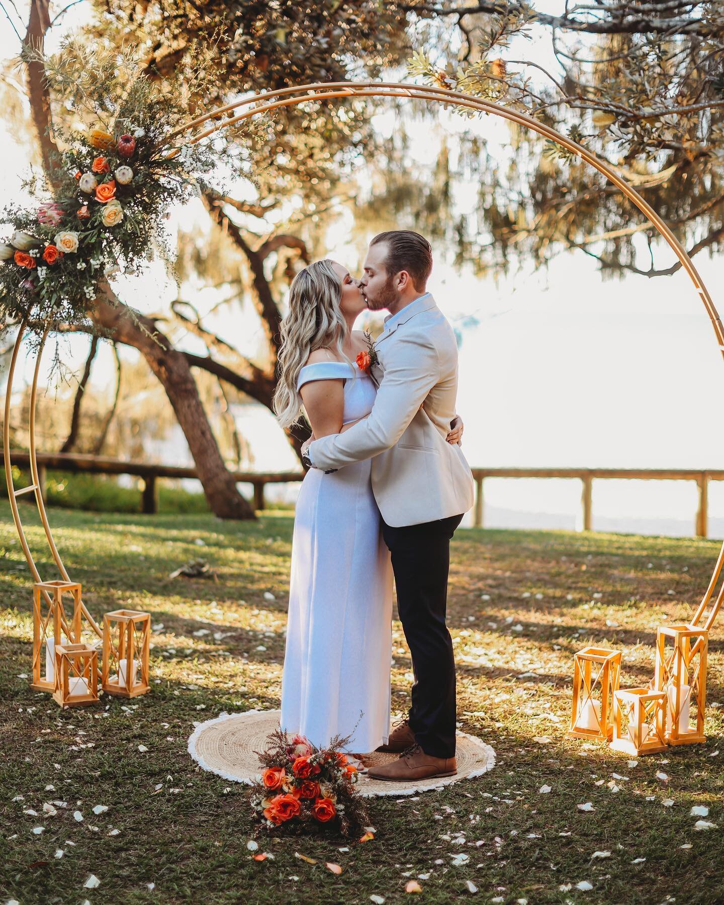 Laguna Grove Elopement 🌻
A beautiful day for Elly &amp; Jayden💍
Celebrant @noosaheadscelebrant 
Photographer @leahcohenphotography 
Our stress free Celebrant &amp; Photography Package plus added styling by us 🌹

#noosaphotographer #noosaweddings #