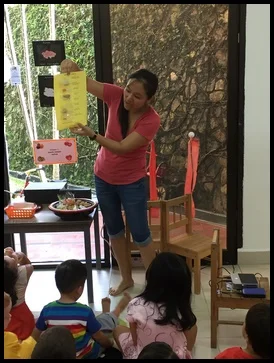 The children did 2 activities today, which Ma laoshi explained to them.