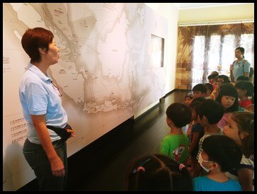  On the second floor, the children were shown a mural of the Malay Archipelago and they discovered how international sea routes were used for trading. They also learnt about how Singapore flourished as a trading post because of its strategic location