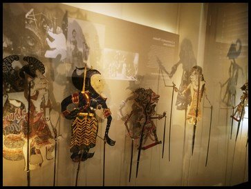  The children were taken behind the screen to see the puppets. They learnt about the time-consuming process of making these puppets using buffalo skin, cutting out the intricate designs and painting them on both sides. 