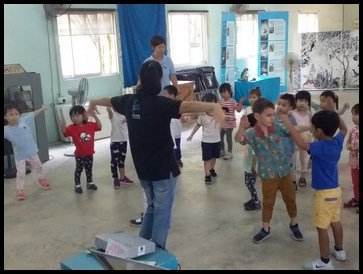  The session ended with the children enjoying the chicken dance along with Ms. Edwina and TLH teachers present. 