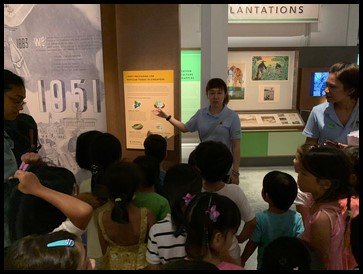  Afterwards, the children were shown the various leaves used for packing popular food used in Singapore in the past. The children expressed their excitement when they recognized some of the dishes that were shown. Mrs Geraldine explained that the dif