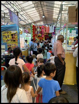  To end the Deepavali walk, the children were brought to the bustling bazaar set up for the occasion. It featured many stalls selling colourful decorative items and snacks. 