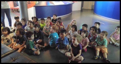  The children were introduced to various roles within the Singapore Civil Defense team such as firefighters, paramedics and disaster and rescue team. 