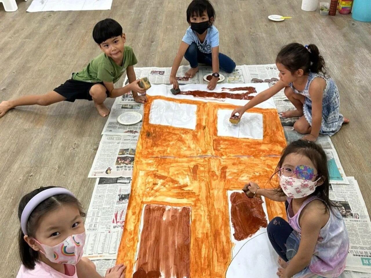 Setting up for The Little House concert that will be happening next week!

#TLHconcert #thelittlehousemontessori #montessorikids #montessori #montessorischool #montessorisg #sgmontessori  #sensoryplay #sensorylearning #homeschoolers 

The Little Hous