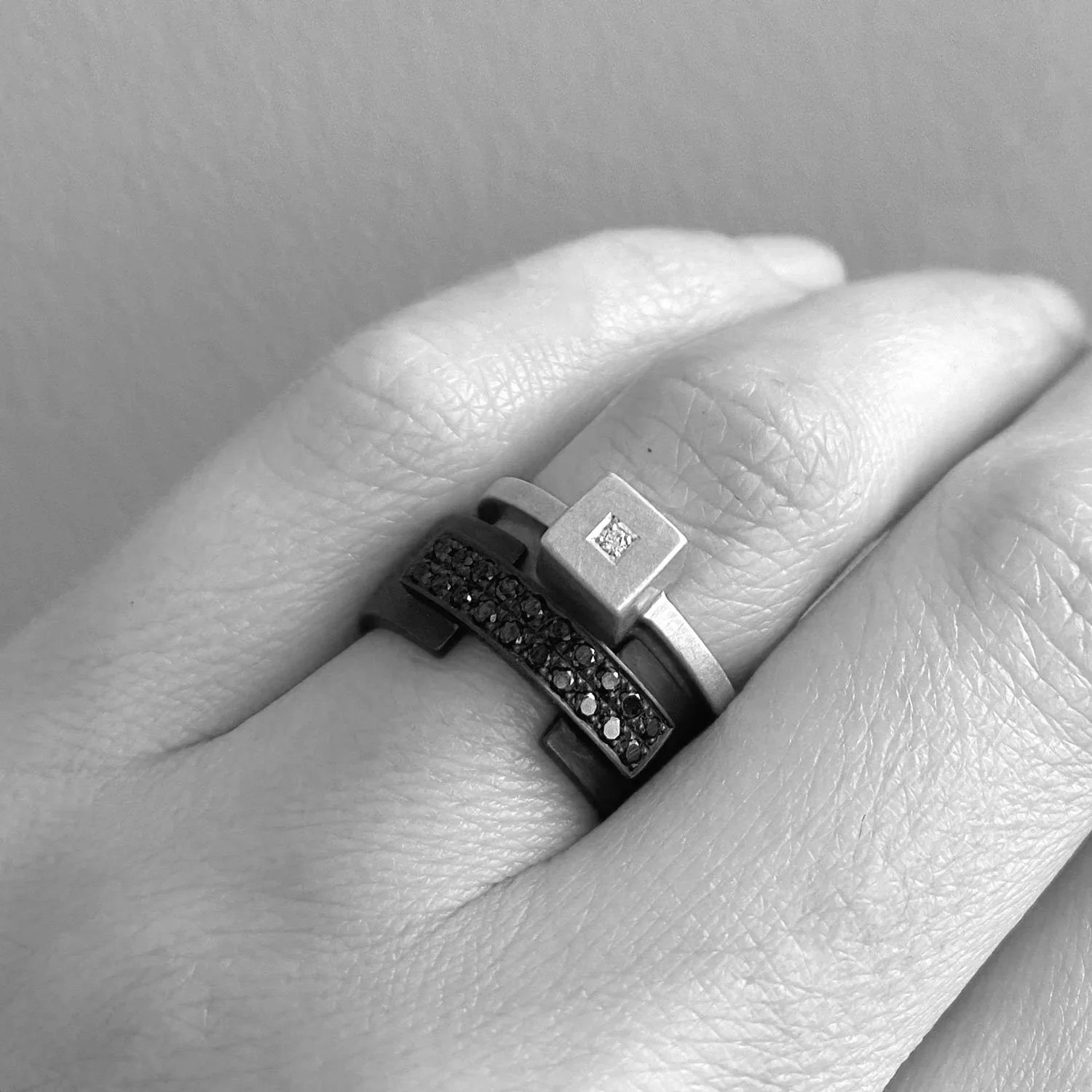 DICE-DIAMOND-RING-925-%2526-BRIDGE-BLK-DIAMOND-RING-OX925-.jpg
