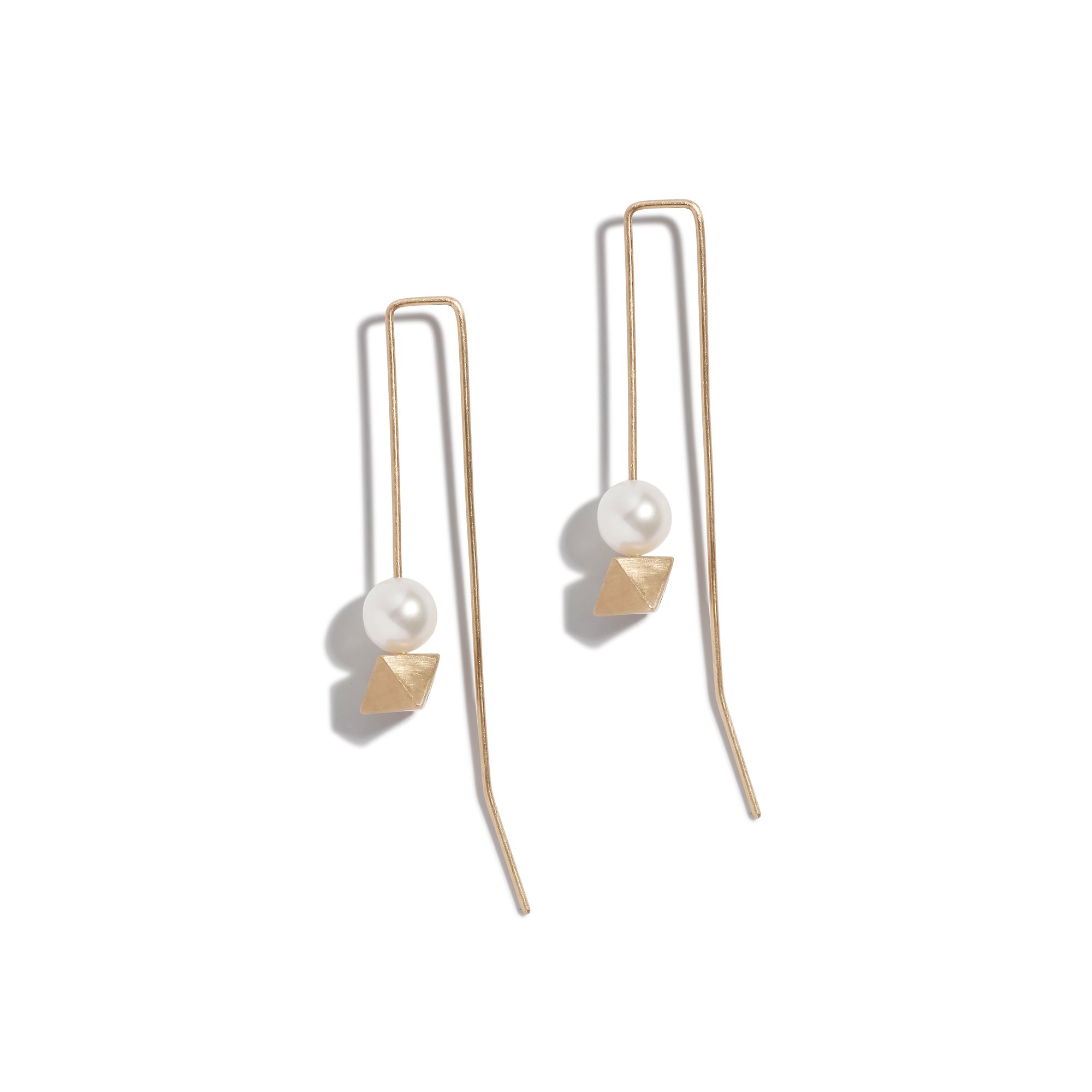 G-FW-Pearl-&-Octahedron-Right-Angle-Earrings-9YG-WEB.jpg