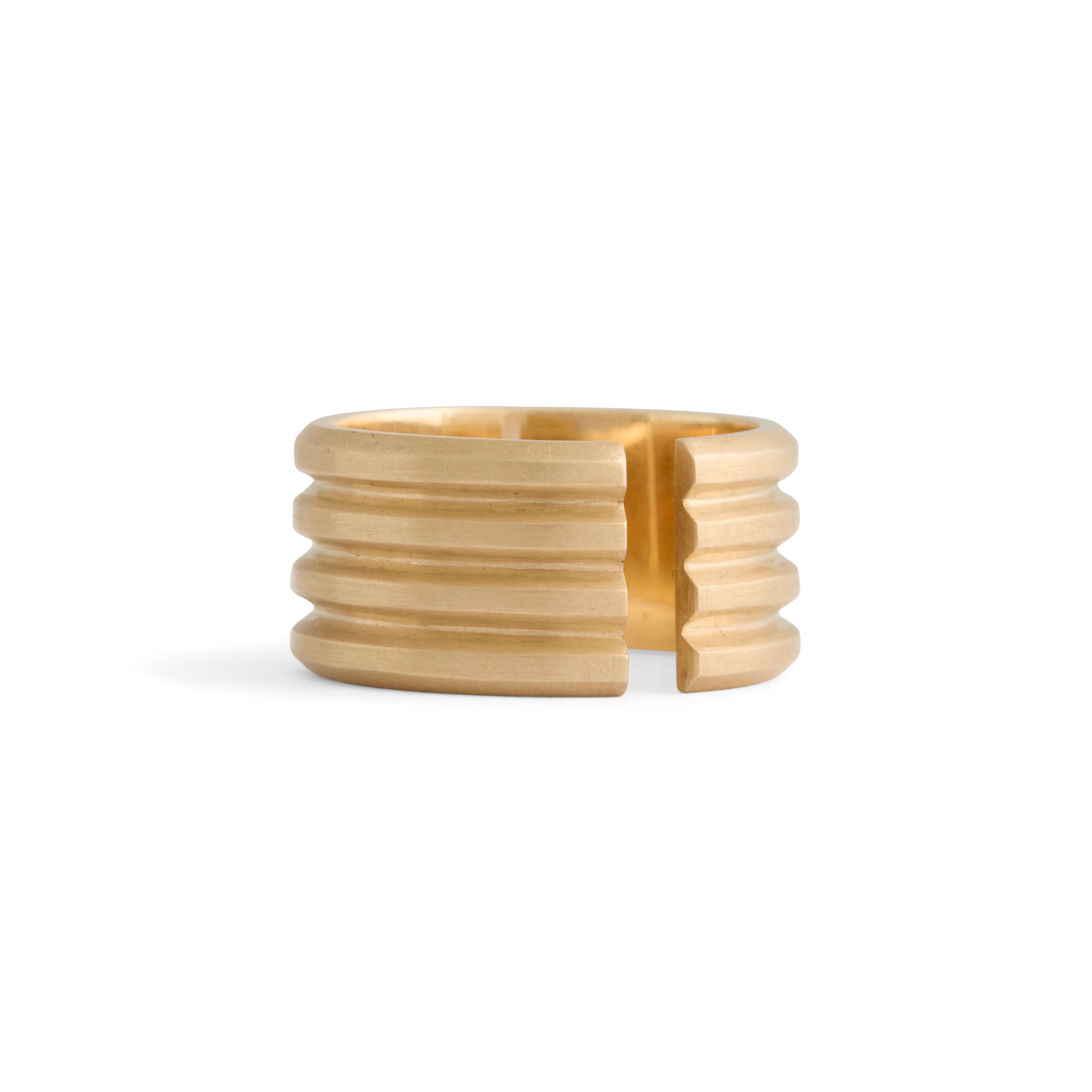 Gold-Profile-4-Cuff-Ring-9YG-(a).jpg