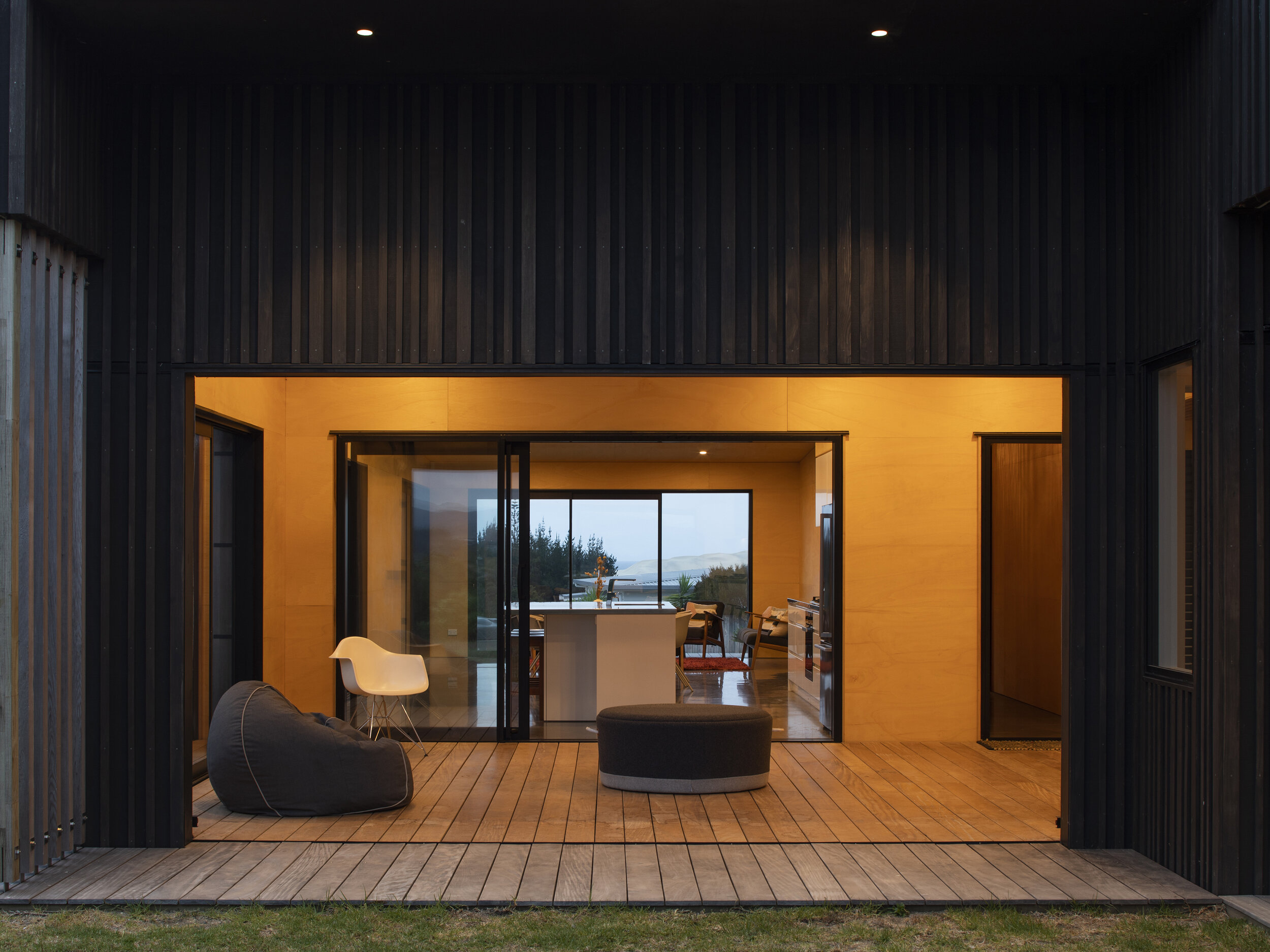 Crest House_OutdoorRoom_1of10.jpg