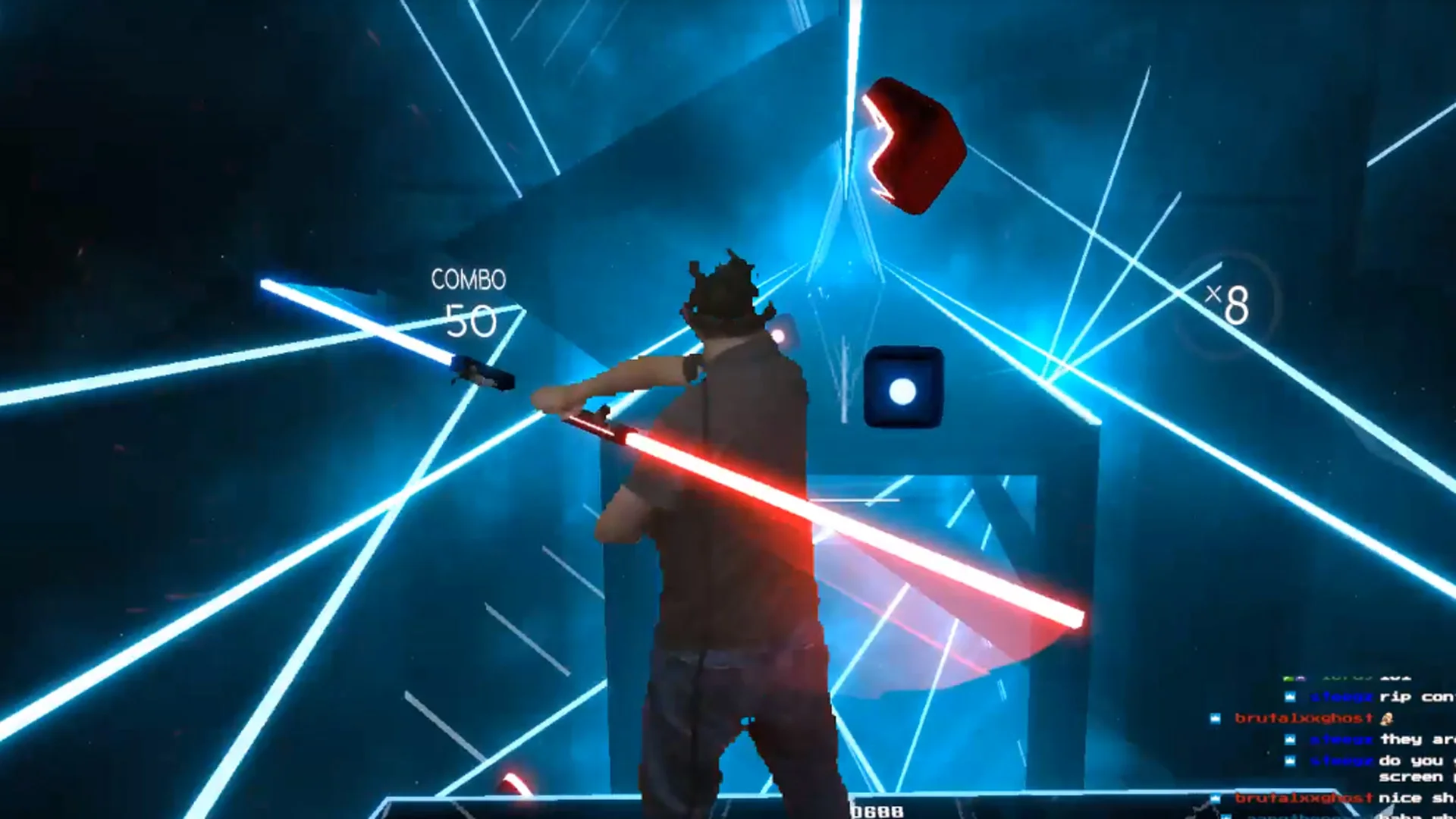 Ovviamente non mancano i pazzi che hanno già legato i due controller a formare la doppia spada laser di Darth Maul.
