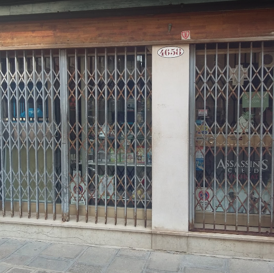 Addio, e grazie per quel poco di ottimo pesce che ti ho scroccato vent'anni fa. E poi dicono che a Venezia si mangia male...