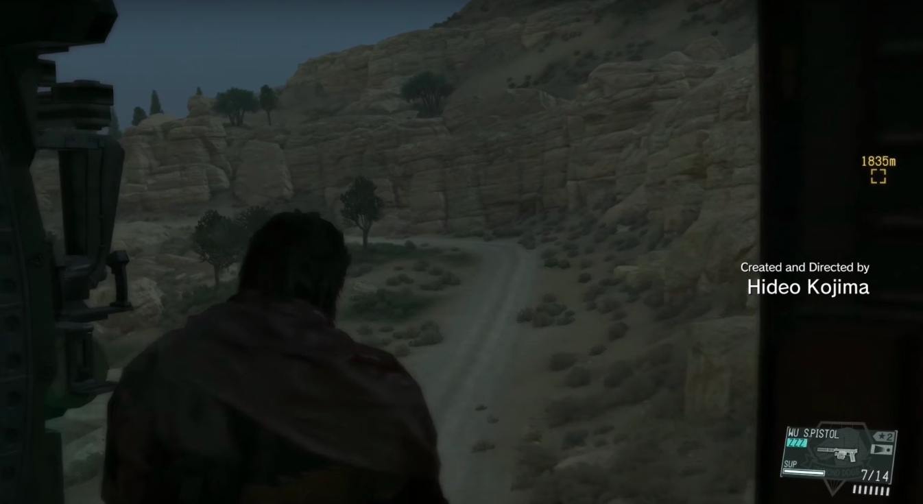 Kojima ha cagato sulla scelta di Konami mettendo il suo nome all’inizio di ogni missione di Metal Gear Solid V . In generale, i nomi dei modder di videogiochi appaiono sempre in bella vista, così come accade nei titoli di testa dei film indipendenti, che citano tutti i nomi impegnati nella realizzazione di un film.