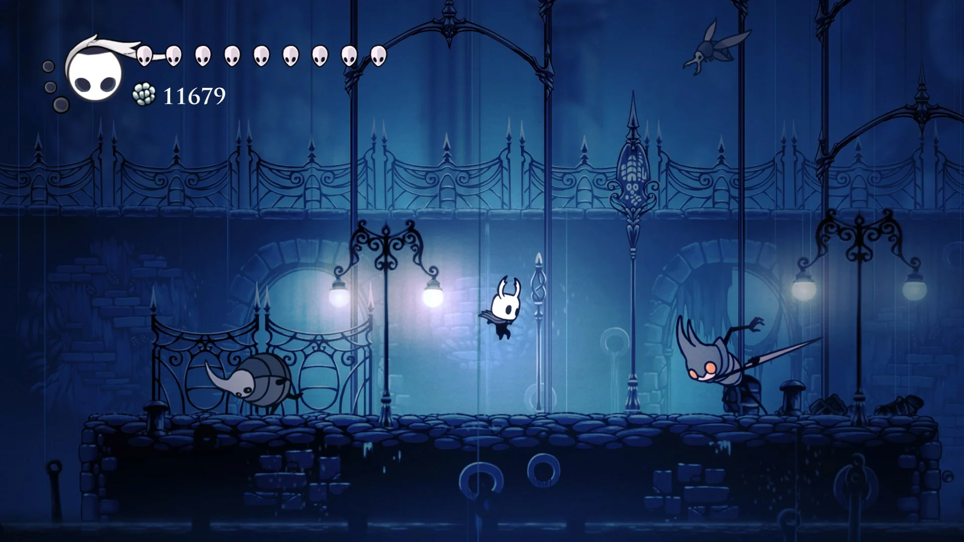  Immagini a confronto:   Tenshi no tamago     vs  l a Città delle lacrime  di    Hollow Knight   