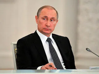 Президент опроверг намерение запретить иностранные лекарства