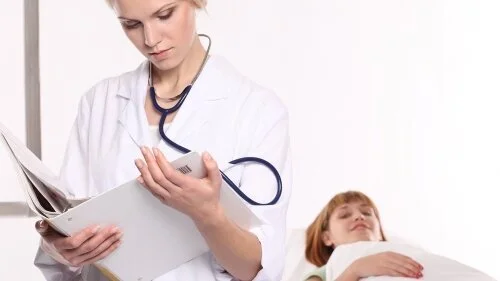 Покидая корабль: Почему больницы меняют поставщиков ЭМК-систем, и как справляться с последствиями такого решения