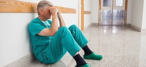 Почему уходят врачи?