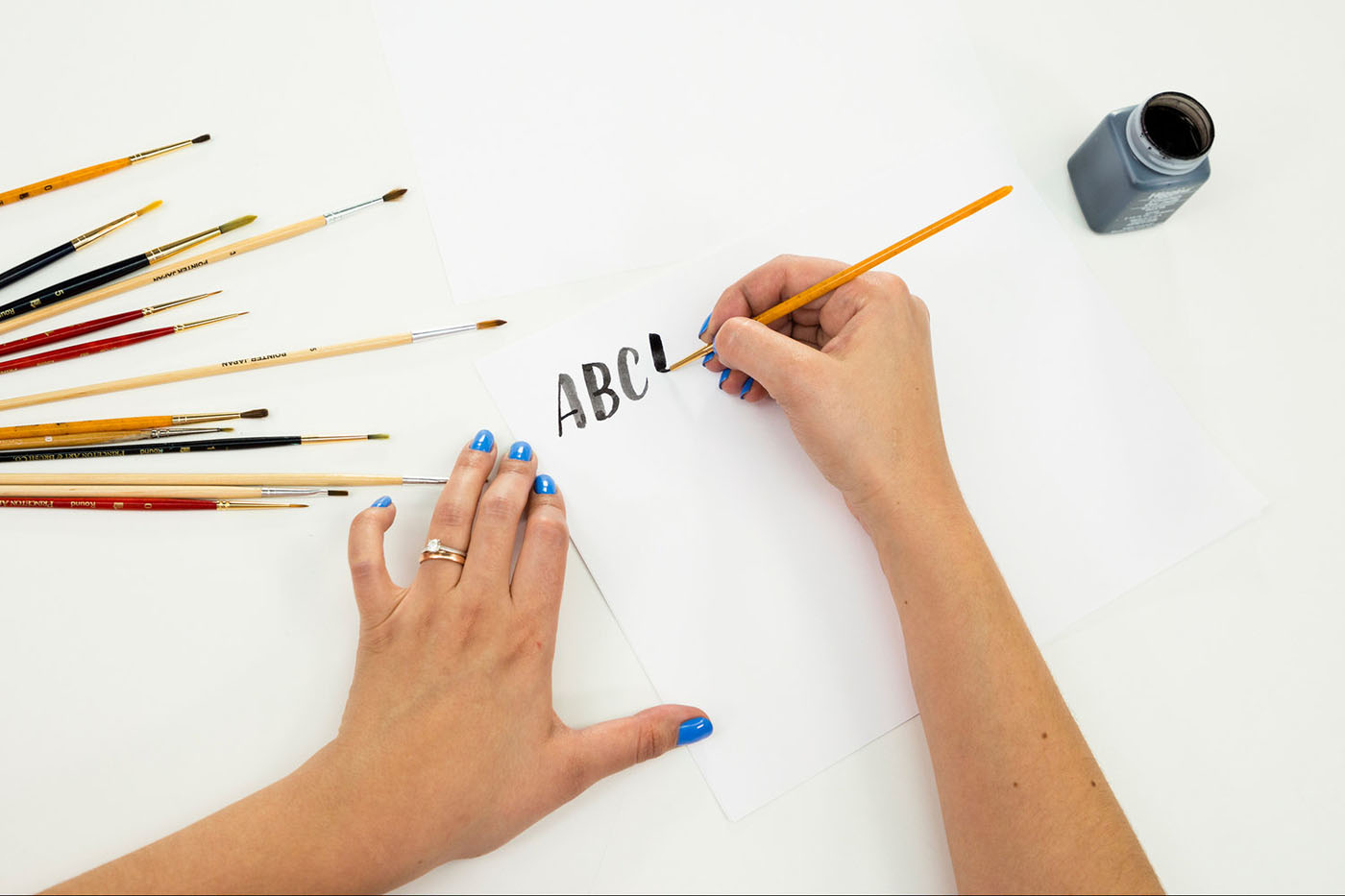Learn Calligraphy online from a master calligrapher for correct & beautiful  results