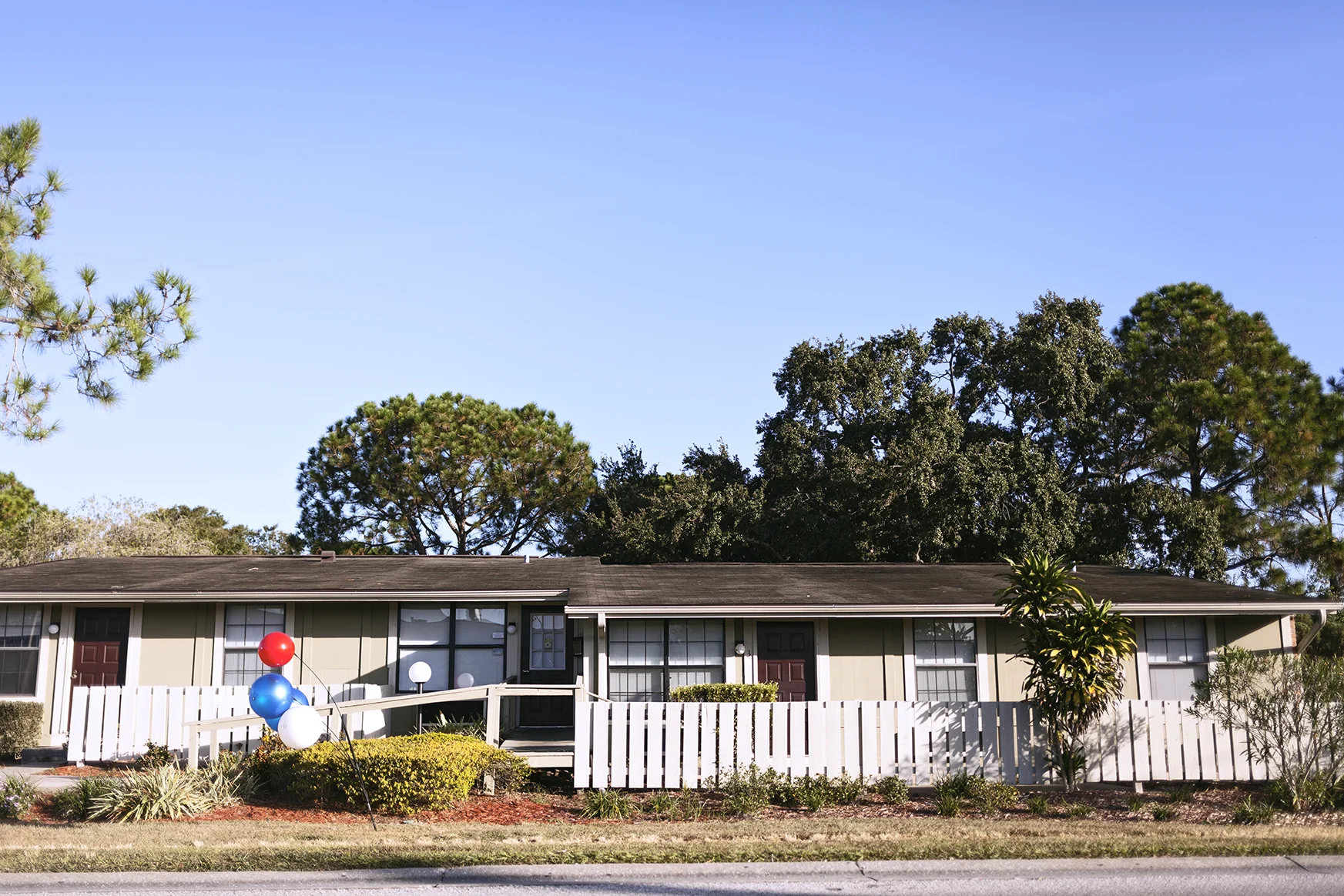 Front house wars. Tampa, Fl. 2016