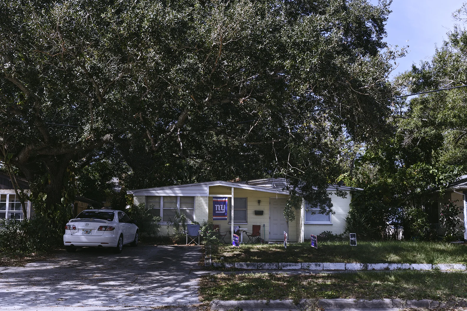 Front house wars. Tampa, Fl. 2016