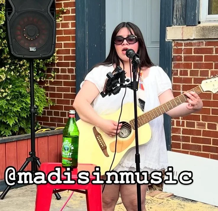 Live Music: Maddie G