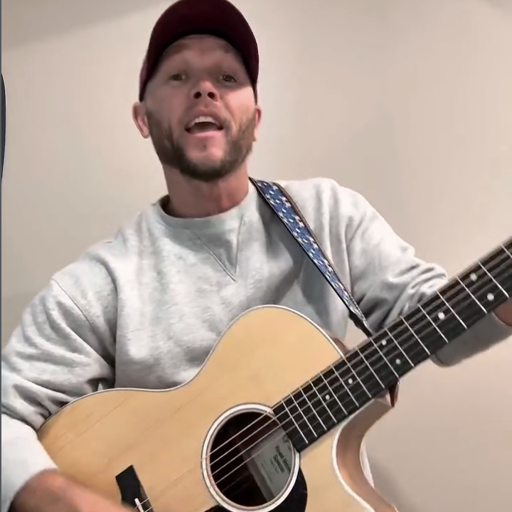 Live Music: Chris Cloer